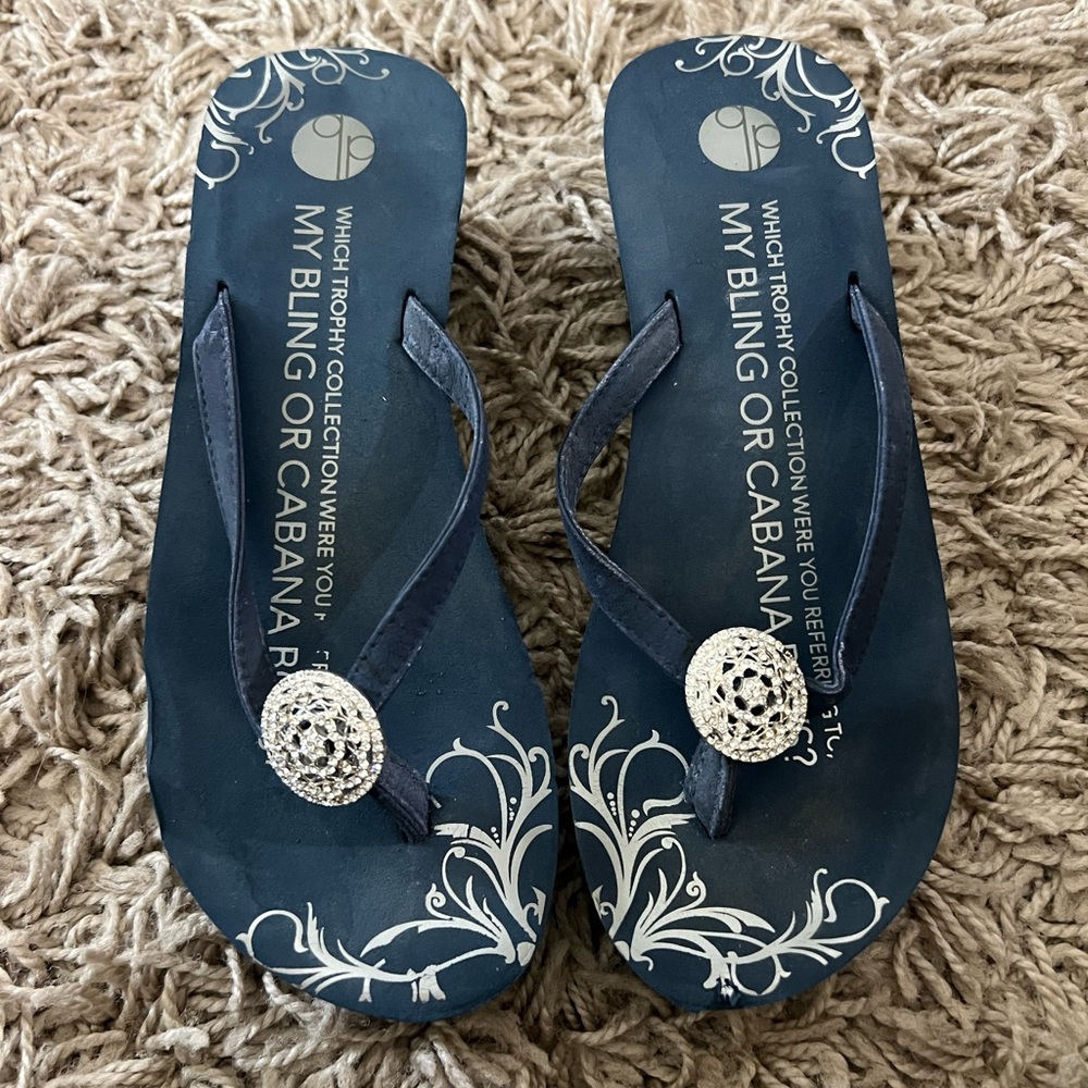 Girl two doors down Stylish Blue Flip-Flops with Embellished Detail • small 7